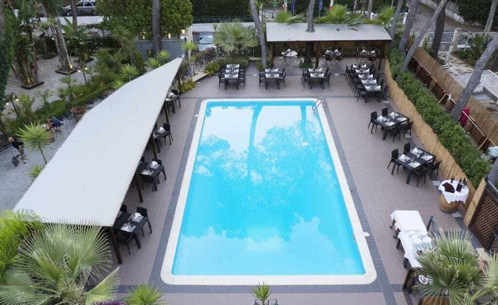 吉西别墅酒店 卡斯特拉巴特滨海 外观 照片